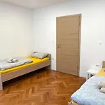 Flat Near The Center With Free Parking Apartamento