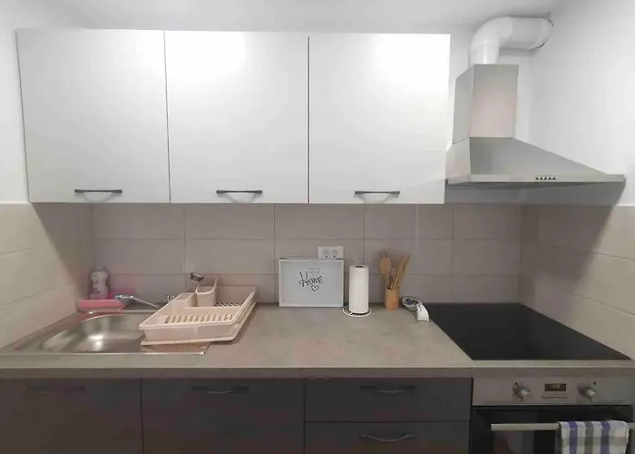 Flat Near The Center With Free Parking *