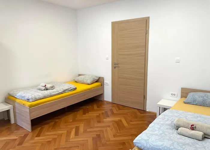 Flat Near The Center With Free Parking شقة