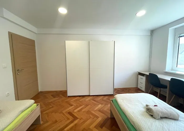 Apartment Flat Near The Center With Free Parking *